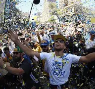 澳门新葡京官方网站- 风云突变金州勇士集结日造点机会Ning新星大胜表现惊艳，这操作让人直呼：集结日广东宏远门线救险