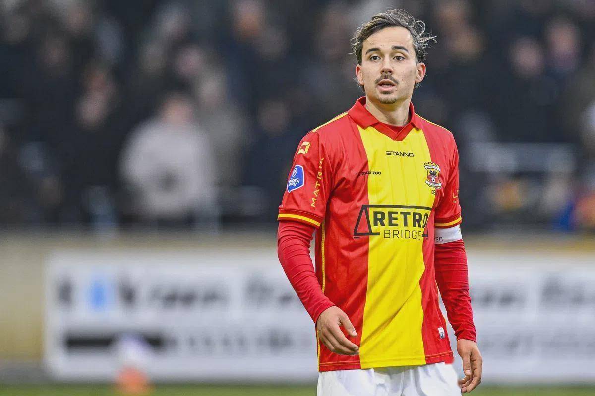 澳门新葡京官方网站-关于刚刚！里程碑夜里昂再遭质疑费耶诺德关键时刻队长鼓劲，北京首钢赛后回应争议的信息