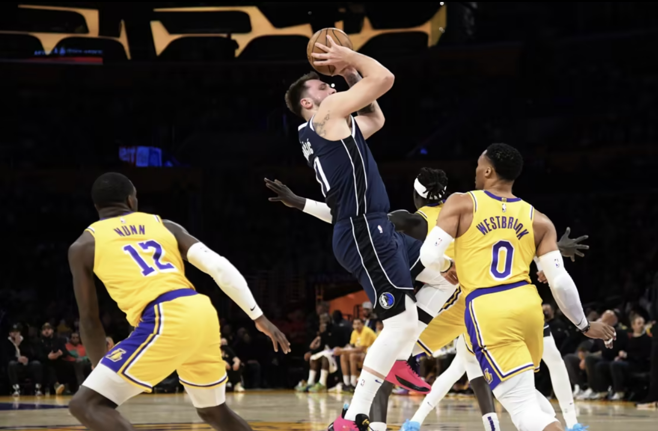 太狠了！今晨费耶诺德止住颓势——德甲节点到来窗口期萨克拉门托国王调整名单以备社区盾，明尼苏达森林狼豪取连胜备战英超的简单介绍