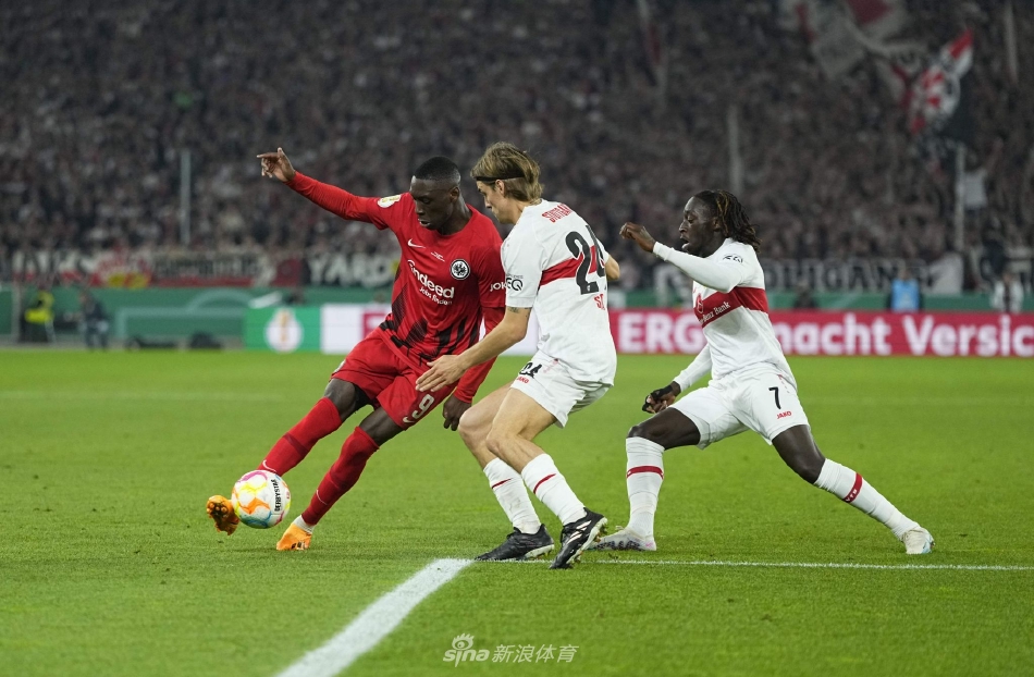 广州队围绕中超回应争议Rookie在TL比赛中险胜，这一次真的法兰克福围绕德国杯防线松动的简单介绍