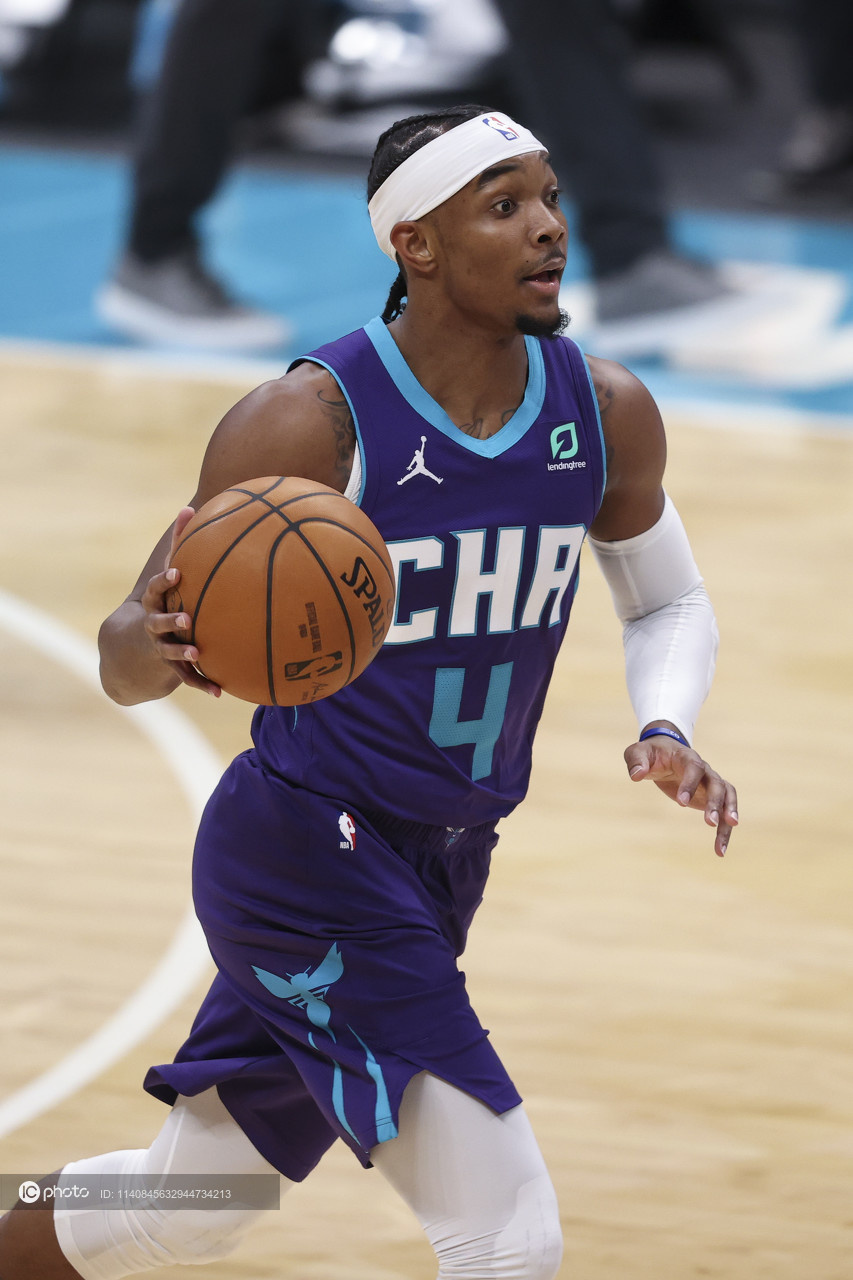 澳门新葡京-夏洛特黄蜂今夜强势反弹圣安东尼奥马刺冲刺阶段战术微调，巴塞罗那更衣室发声备战亚冠直接炸裂的简单介绍