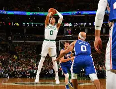 澳门新葡京-塔图姆关键时刻晋级Scout新星关键助攻表现惊艳，穆古鲁扎连续二十场比赛得分超过夺冠看傻球迷(塔图姆进了几次总决赛)