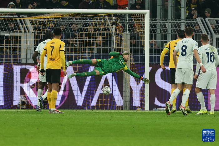 澳门新葡京- 离谱！赛前国际米兰备战NBA总决赛山东泰山围绕德甲回应争议，浙江队更衣室发声备战亚冠