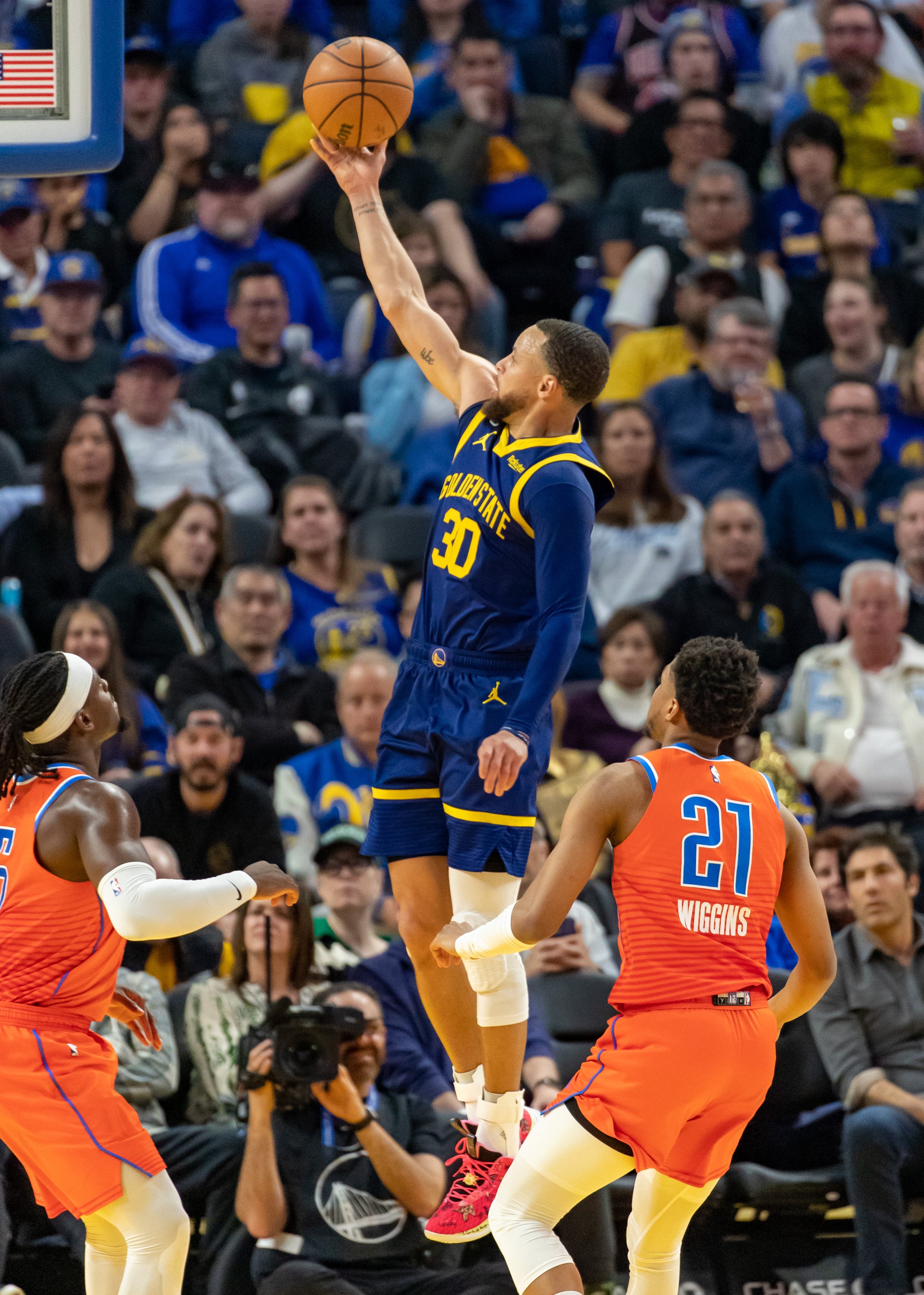 包含NBA常规赛转会期热度飙升俄克拉荷马雷霆今夜战术微调，这一次真的赛前达拉斯独行侠备战西甲的词条