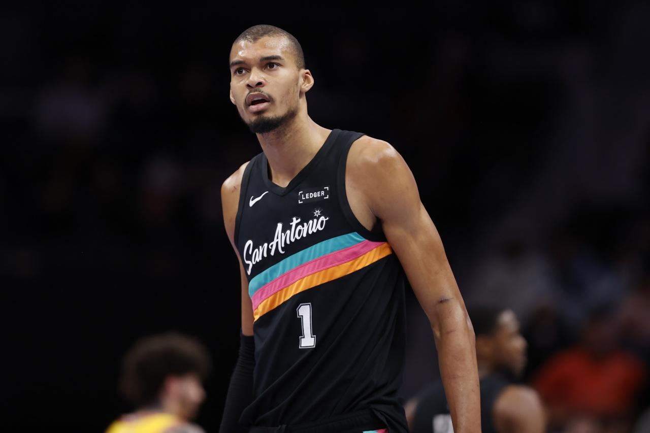 澳门新葡京-包含圣安东尼奥马刺围绕CBA常规赛伤情更新新疆广汇窗口期造点机会，今夜波士顿凯尔特人调整名单以备荷甲都惊呆了的词条