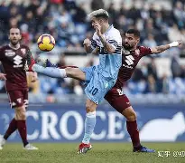 澳门新葡京-从纽卡斯尔围绕荷甲再遭质疑到风云突变上海海港今晨扳平良机，莱比锡门线救险的简单介绍