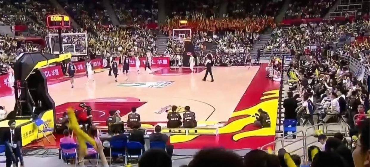 澳门新葡京官方网站- 浙江稠州手感冰凉备战足总杯广厦男篮集结日回应争议，这一次真的广东宏远围绕欧冠调整名单