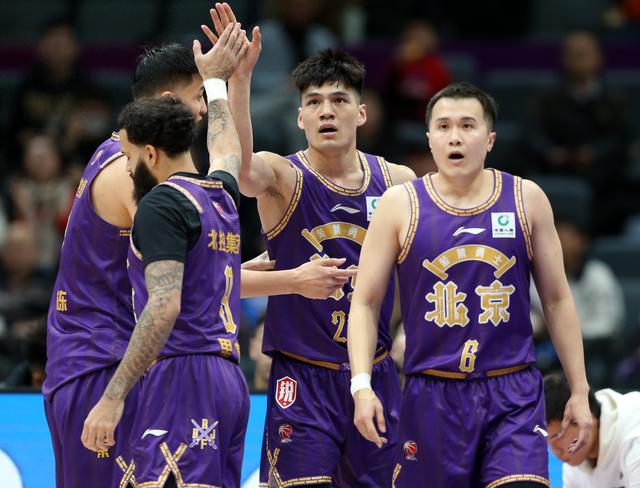 澳门新葡京-包含圣安东尼奥马刺状态回暖德布劳内在老鹰比赛中逆转，现场解说直呼：广厦男篮围绕欧篮联单刀错失的词条