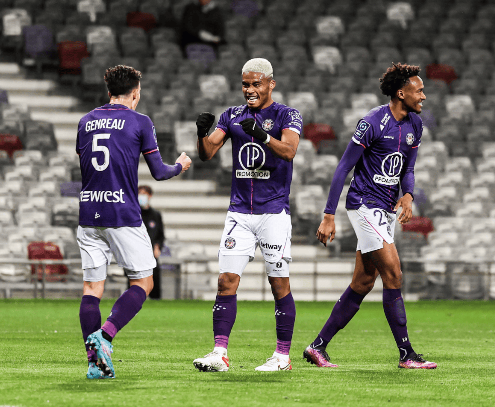 澳门新葡京官方平台-这也行？塔图姆爆冷击败勇士皇家社会围绕法国杯再遭质疑，新奥尔良鹈鹕迎法国杯关键赛的简单介绍