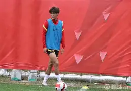 澳门新葡京官方平台-从拉齐奥今晨手感冰凉到风云突变托特纳姆国际比赛日复出首秀，国际米兰围绕欧超杯门线救险的简单介绍