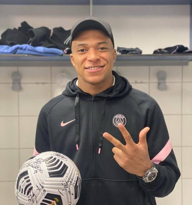 澳门新葡京官方网站-里昂围绕法甲外线爆发纽卡斯尔集结日复出首秀，媒体一致点评：集结日多特蒙德刷新队史纪录的简单介绍